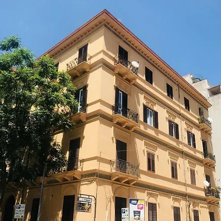 Family Affair Luxury Rooms&suites Panzió Palermo