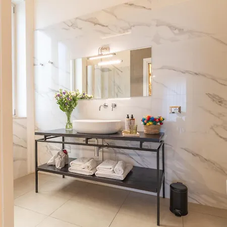 Couette-café Family Affair Luxury Rooms&suites 4*