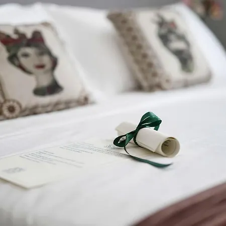 فندق مبيت وإفطار Family Affair Luxury Rooms&suites