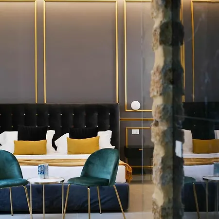 Family Affair Luxury Rooms&suites باليرمو