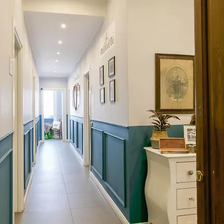 Family Affair Luxury Rooms&suites باليرمو